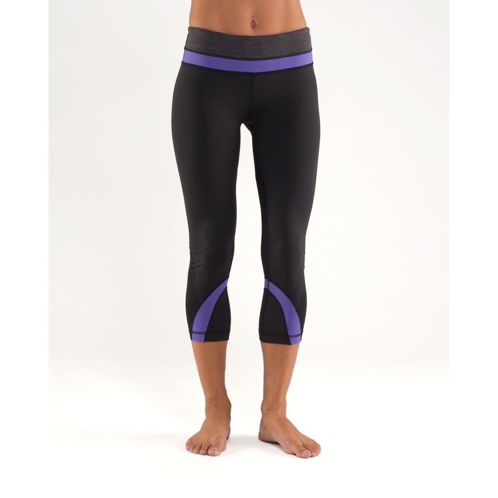 A6 Auth LULULEMON Black Blue Stripes Soulcycle Run Inspire Crop II Pants Size 6